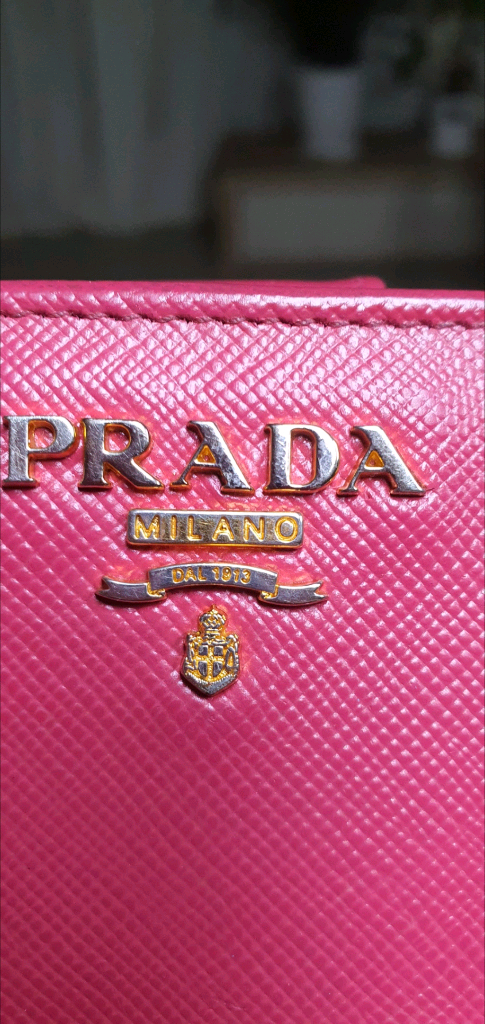 프라다 사피아노 반지갑 핑크 정품A급(보증서O)구찌프라다루이비통디올고야드샤넬셀린느보테가생로랑발렌시아가버버리가방 이미지