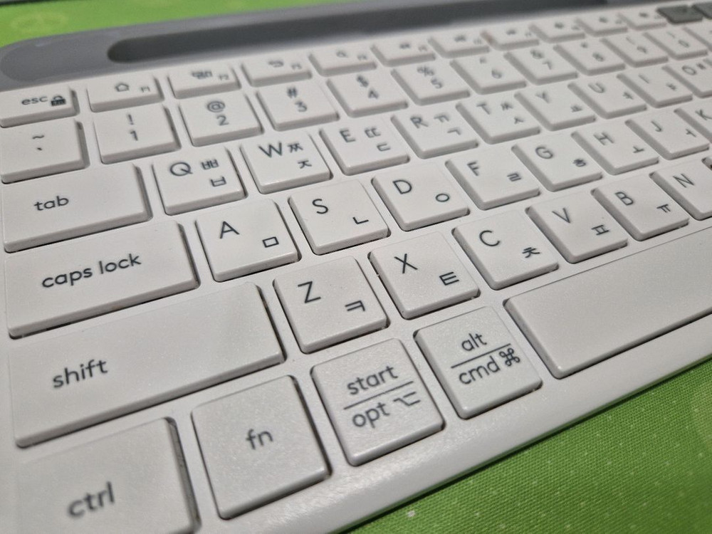 S급 / 로지텍 블루투스 키보드 K580 이미지