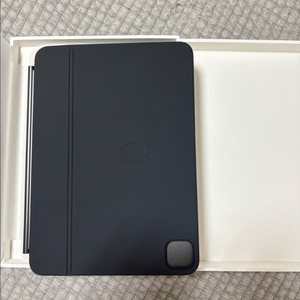 아이패드프로(m4,m5) 11인치 매직키보드 새상품(단순개봉) 판매합니다 이미지