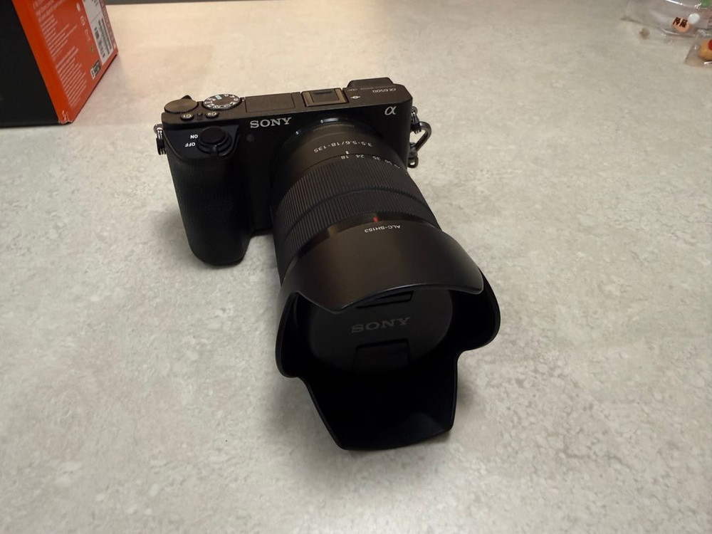 소니 A6500 + SEL18135 미러리스 카메라 키트 판매합니다. 이미지