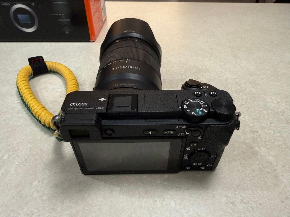 소니 A6500 + SEL18135 미러리스 카메라 키트 판매합니다. 이미지
