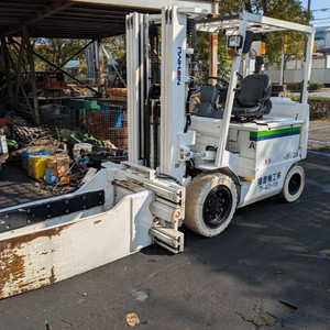 최신형 니찌유 좌식 3.5톤 전동지게차 삼단4.5M 인상 사이드시프트 장착함. 이미지
