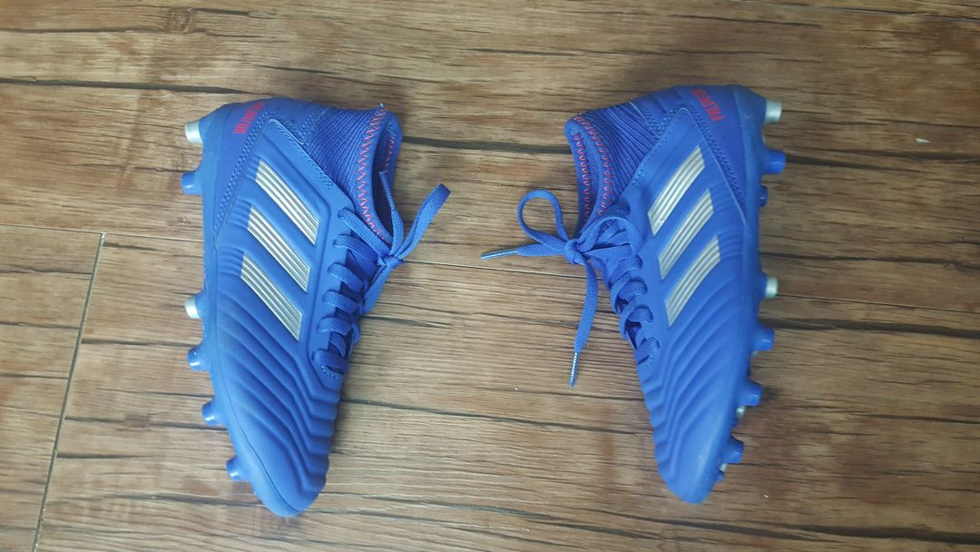 200 축구화 풋살화 아디다스 나이키 이미지