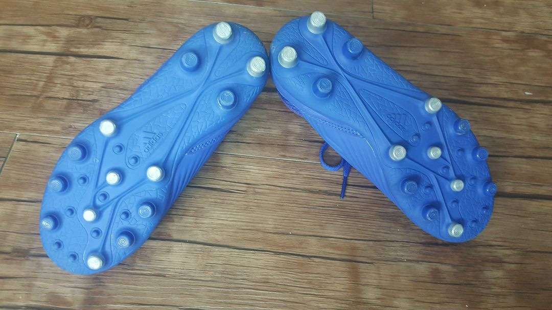 200 축구화 풋살화 아디다스 나이키 이미지