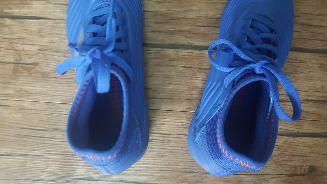 200 축구화 풋살화 아디다스 나이키 이미지