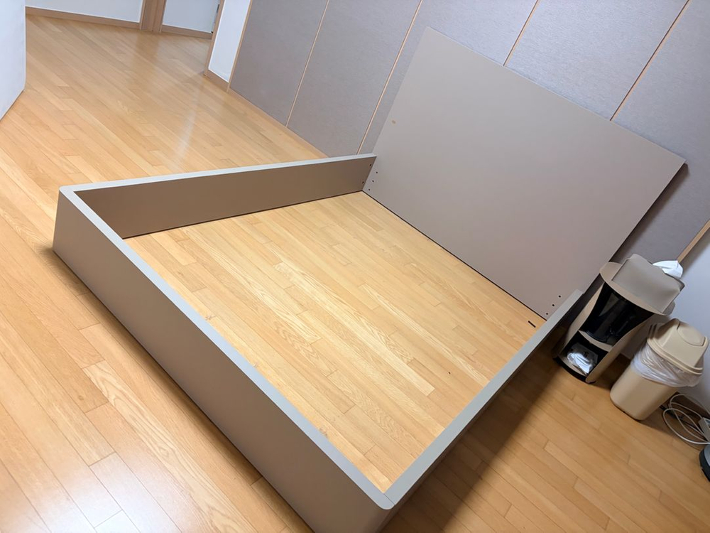 시몬스 침대프레임 D2178 모델 퀸사이즈 새것수준(한달사용) 매트리스X 이미지