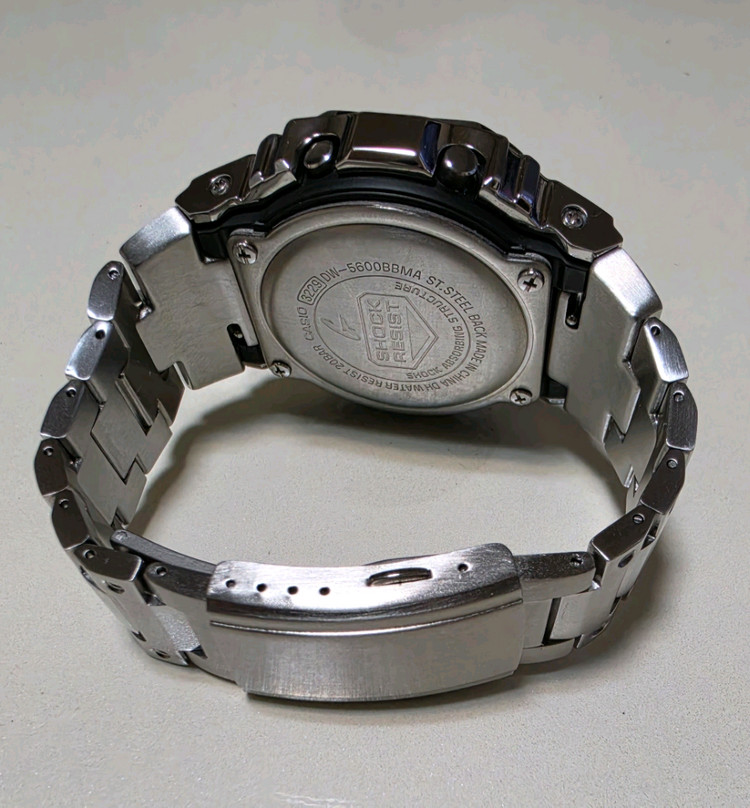 카시오 지샥 DW-5600 메탈 커스텀 이미지