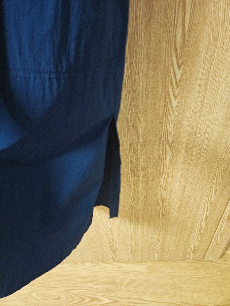 VOV 보브 여성 플리츠 드로스트링 카라 롱 원피스 이미지