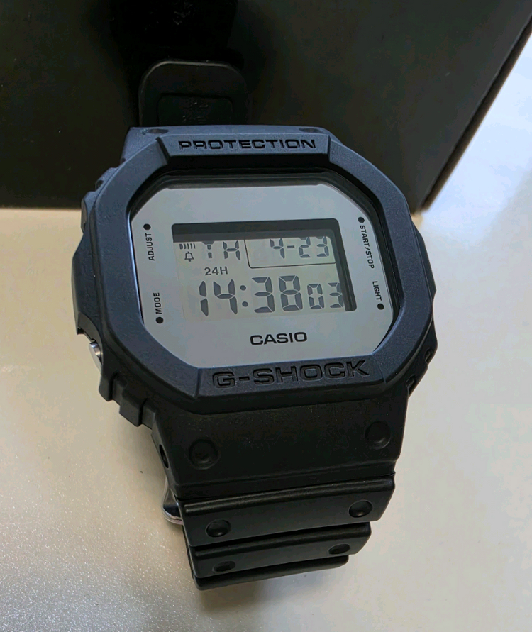 카시오 지샥 DW-5600 메탈 커스텀 이미지