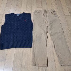 빈폴키즈 니트조끼 8t/블루독바지 130 이미지