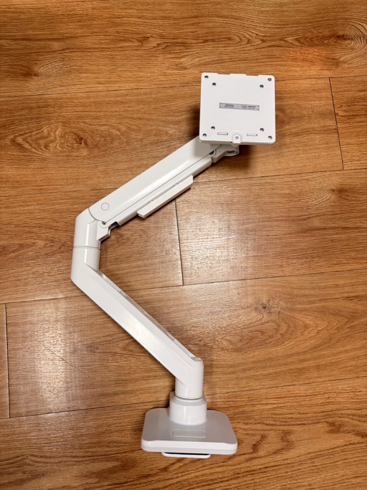 LG 32GQ950 나노IPS 4K 160Hz 끝판왕 게이밍 모니터 판매 (카멜 고중량모니터암 포함) 이미지