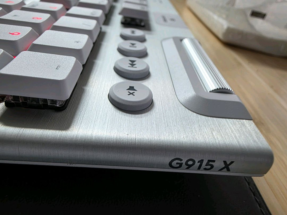 로지텍 G915X lightspeed 무선게이밍키보드 화이트,갈축 이미지