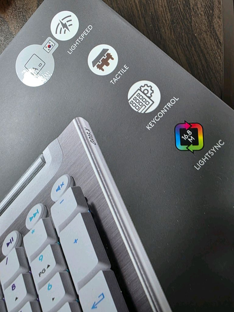 로지텍 G915X lightspeed 무선게이밍키보드 화이트,갈축 이미지
