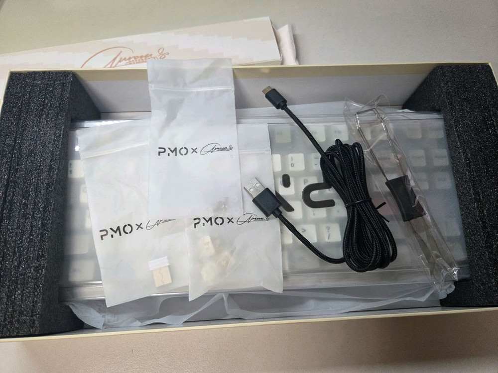 PMO 오로라80 웜스모크실버 국내정발품 이미지