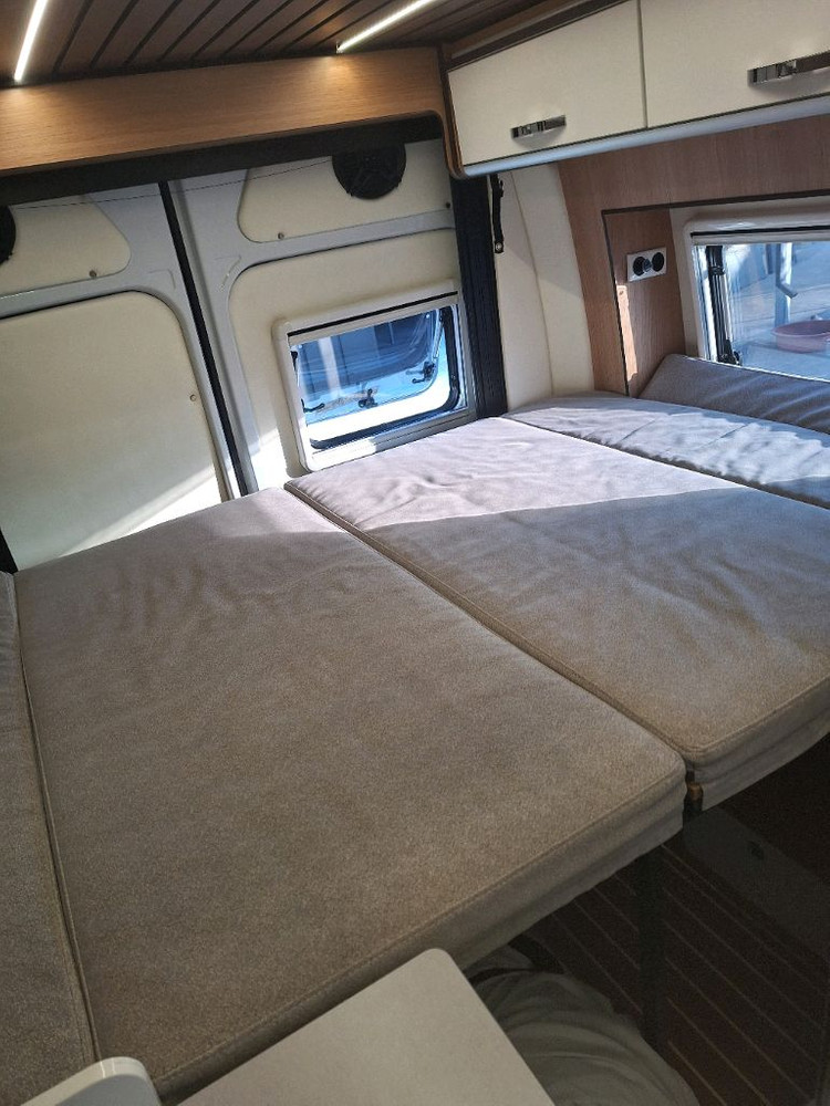 르노마스터 캠핑카 이미지