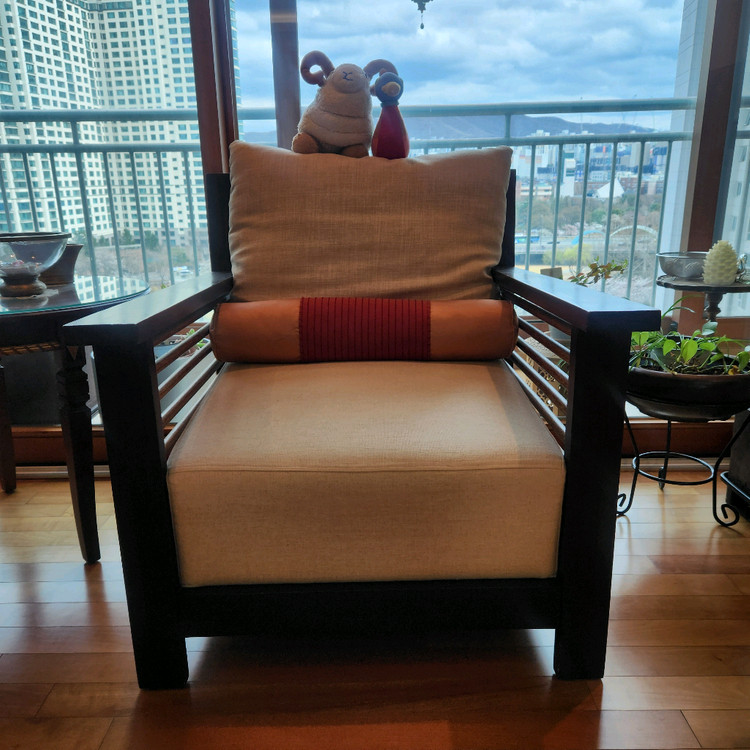 라운지체어와 테이블세트 이미지