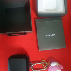 갤럭시 버즈 4 프로 화이트 이미지