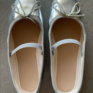 꺌랑 발레리나 플랫 실버 255 이미지