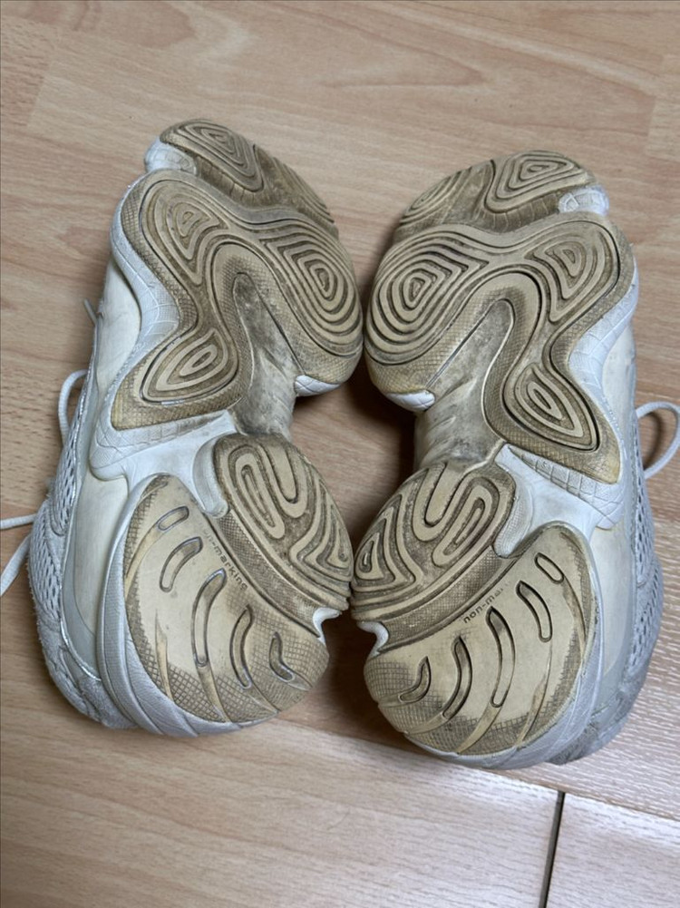 아디다스 이지 500 스니커즈 280 이미지