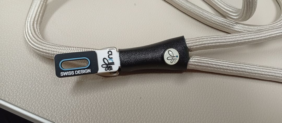 큘리 강아지 시그니쳐 하네스, 라이트탠,큘리 슈프림 컴포트 리드줄 라이트탠 판매 합니다 이미지