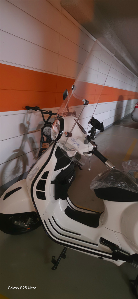 베스파300GTS 이미지