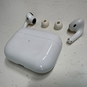 (네고가능) 애플 에어팟 프로 2세대 라이트닝 8핀. 충전케이블 본체케이스포함 이미지