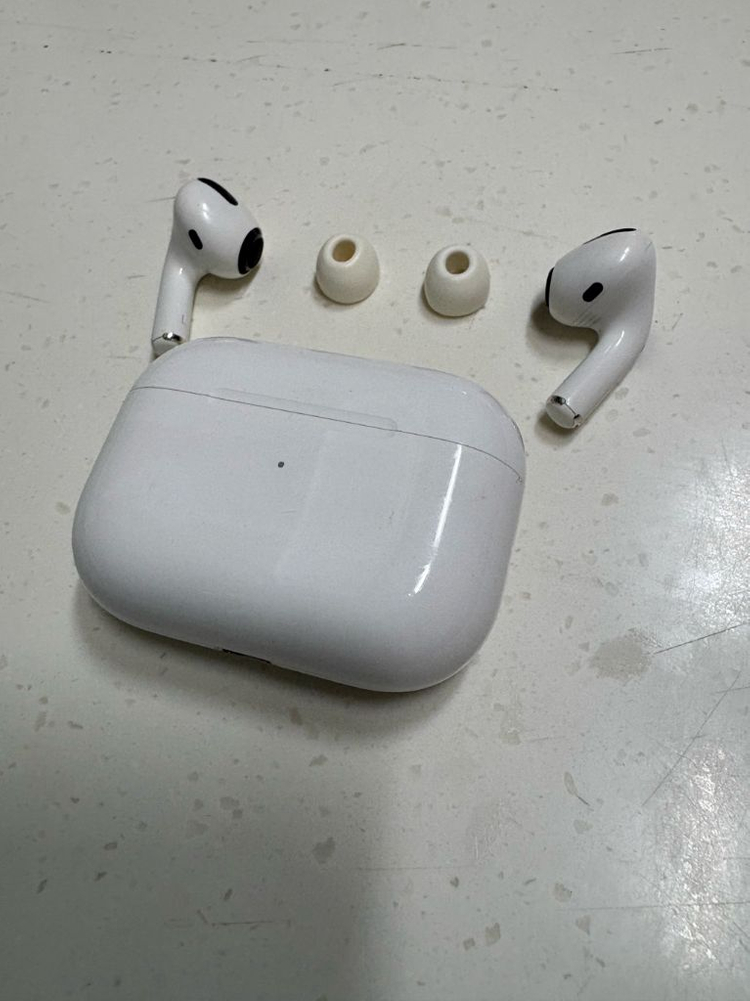 (네고가능) 애플 에어팟 프로 2세대 라이트닝 8핀. 충전케이블 본체케이스포함 이미지