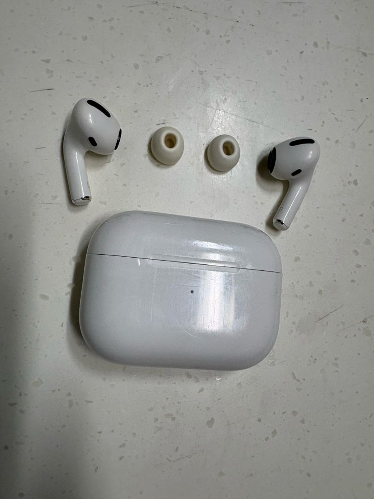 (네고가능) 애플 에어팟 프로 2세대 라이트닝 8핀. 충전케이블 본체케이스포함 이미지