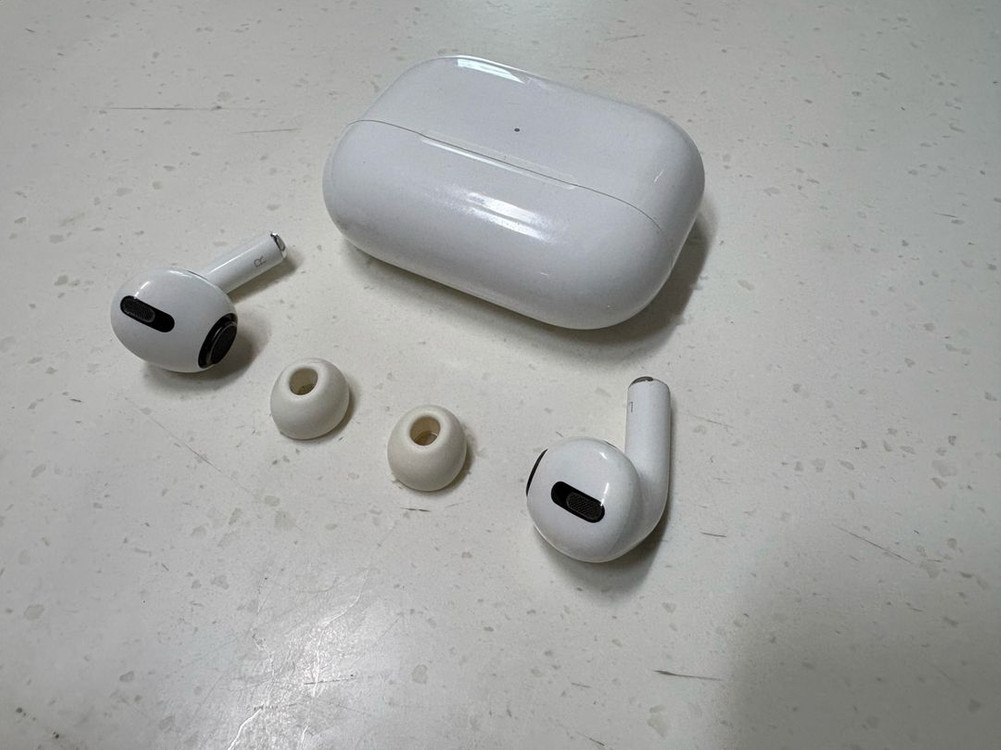 (네고가능) 애플 에어팟 프로 2세대 라이트닝 8핀. 충전케이블 본체케이스포함 이미지