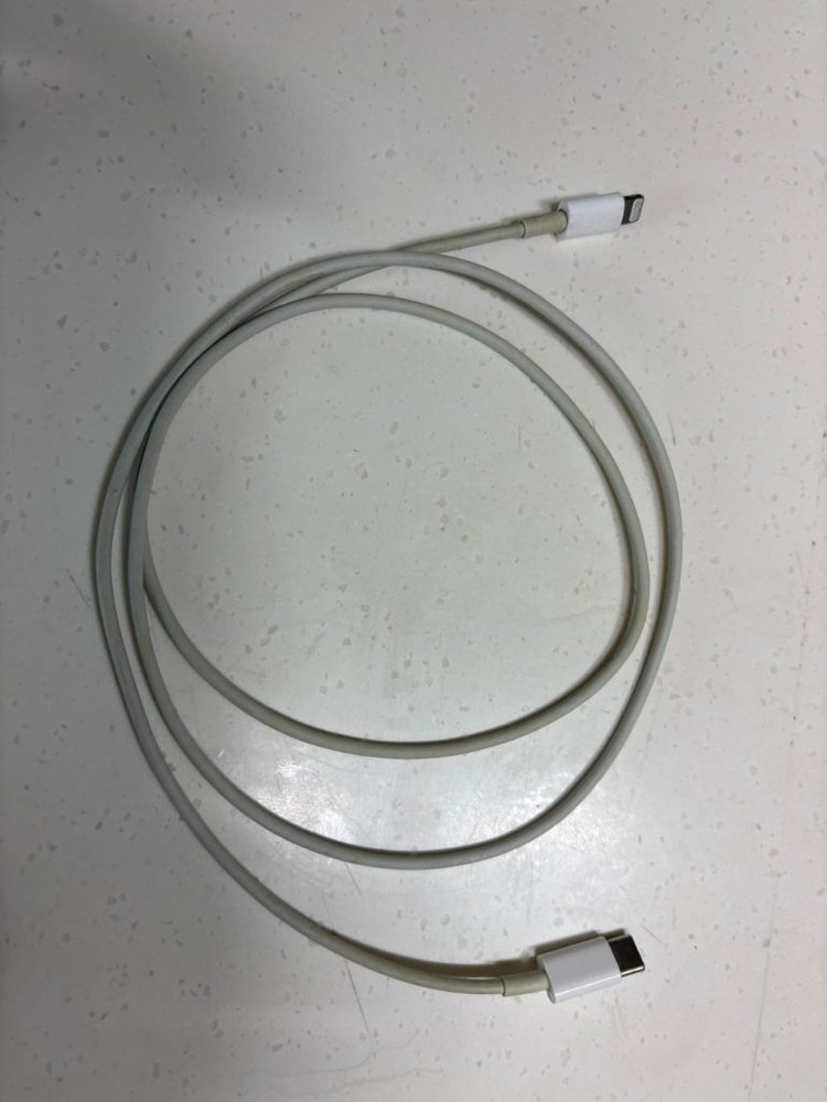 (네고가능) 애플 에어팟 프로 2세대 라이트닝 8핀. 충전케이블 본체케이스포함 이미지