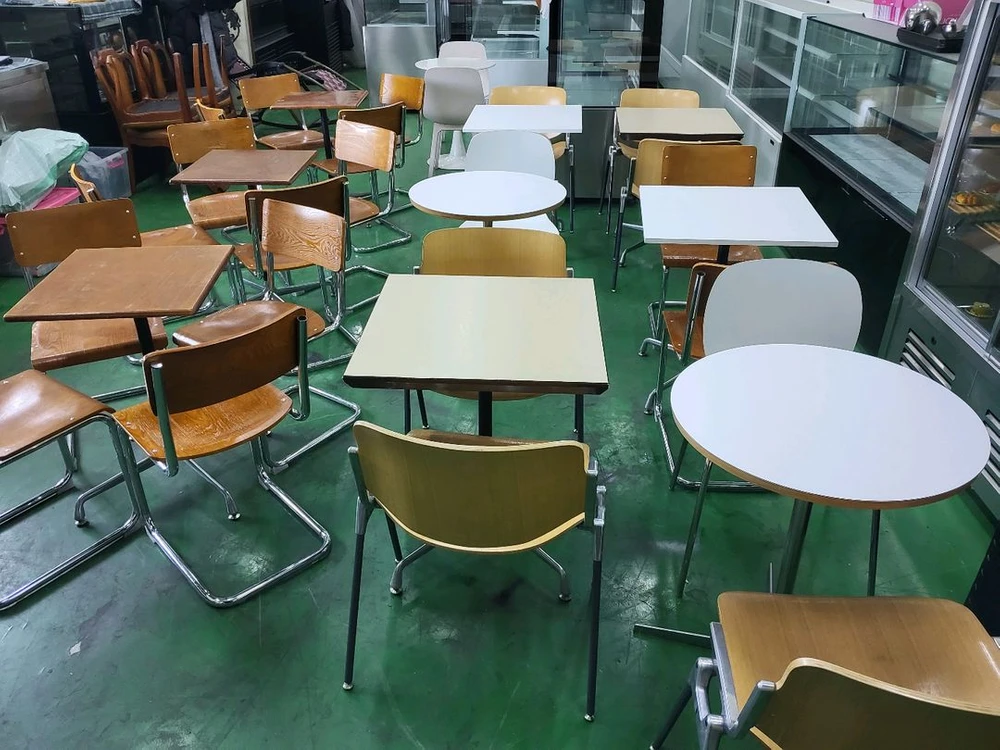 카페용 럭셔리 테이블 의자셋트 이미지