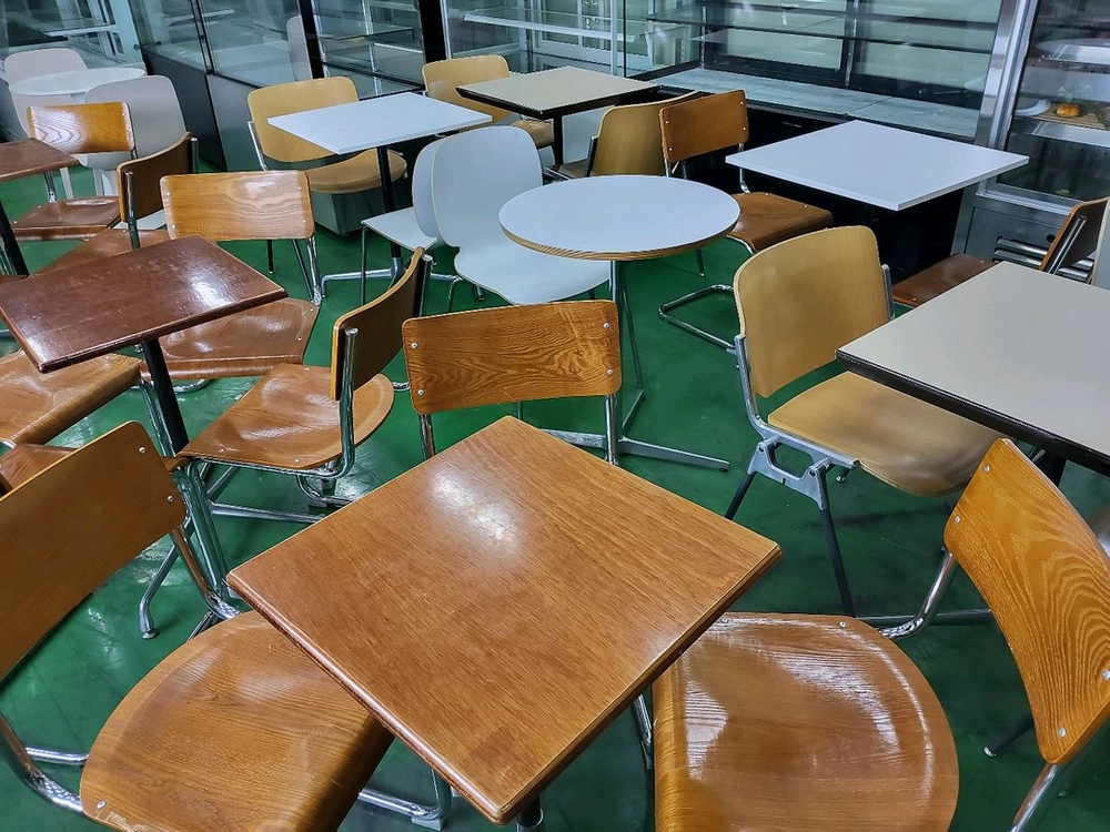 카페용 럭셔리 테이블 의자셋트 이미지