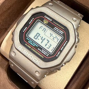 지샥 DW5600 티타늄 커스텀 이미지