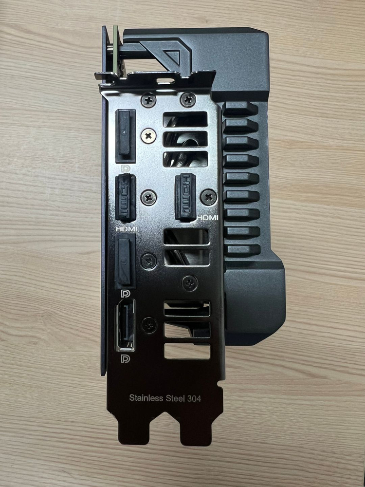 ASUS GeForce RTX 4070 Ti SUPER 16GB 그래픽카드 이미지