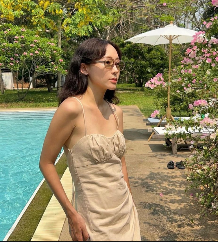 유즈풀아뜰리에 아티나 오이스터 틴트 선글라스 이미지