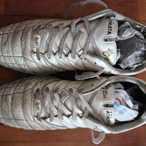 아슬레타 O-Rei A005 풋살화 280mm (화이트/실버) 이미지