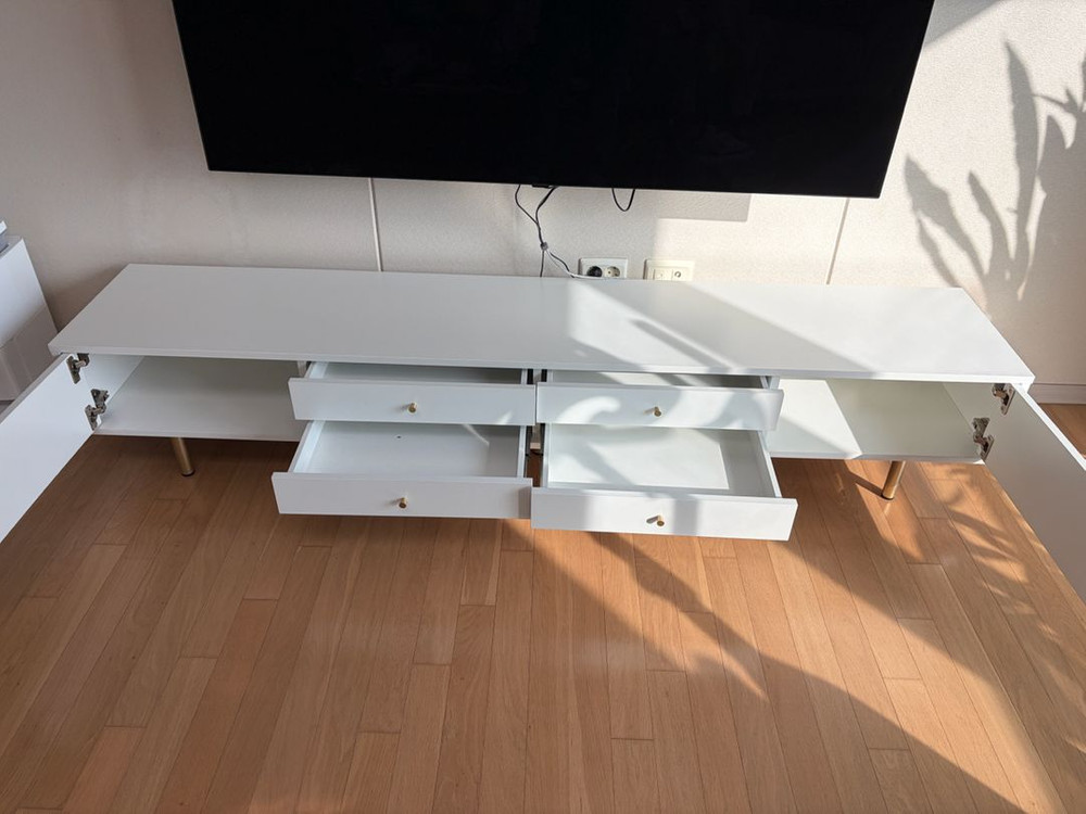 화이트 tv 거실 수납장 이미지