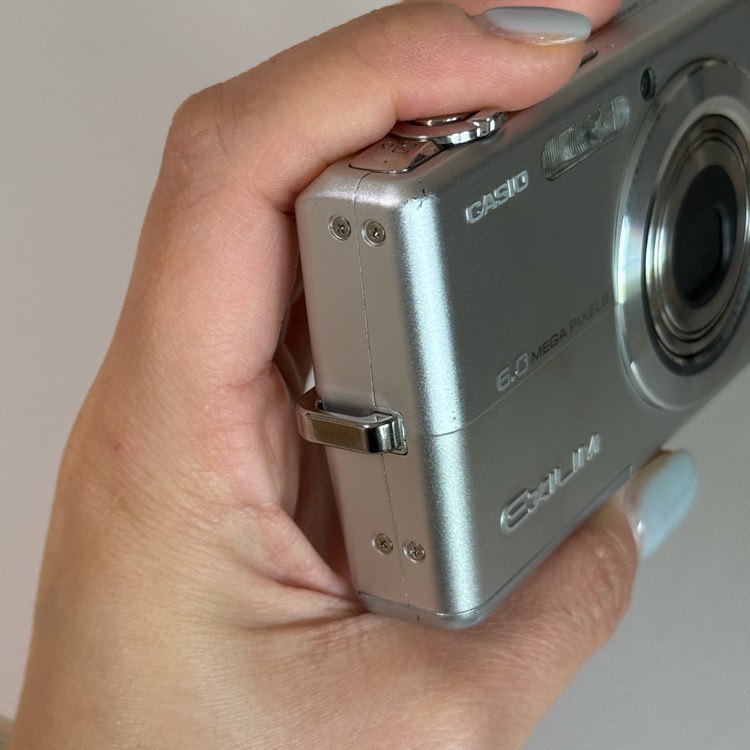 카시오 엑실림 z600 빈티지 디카 디지털카메라 실버 이미지