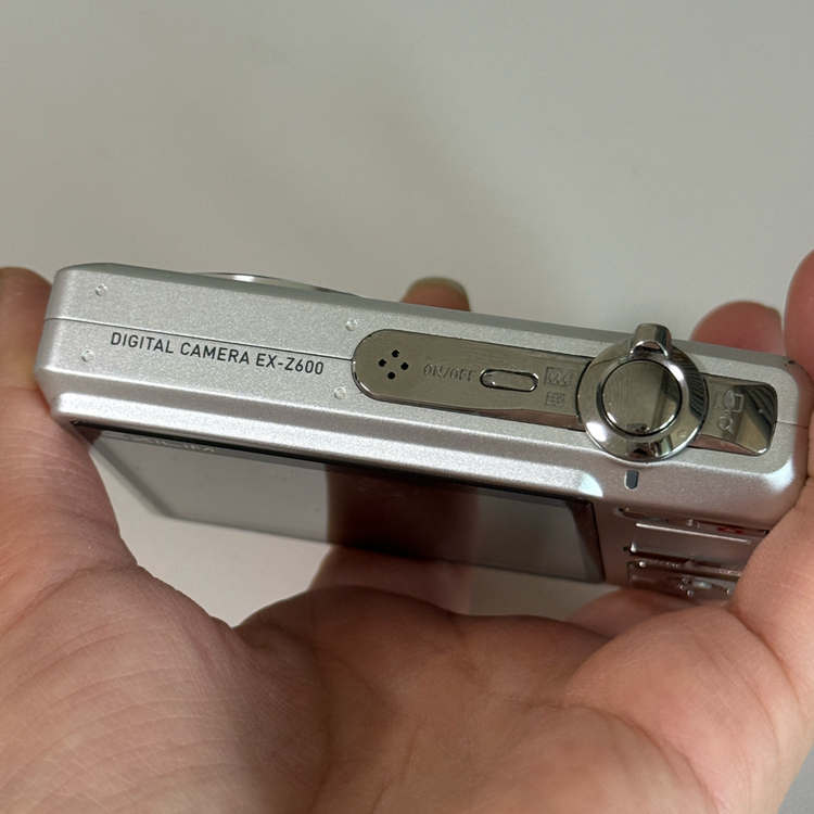 카시오 엑실림 z600 빈티지 디카 디지털카메라 실버 이미지