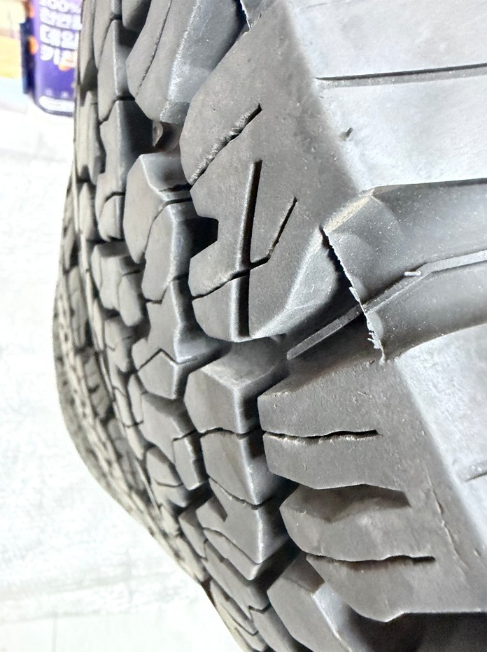 렉스턴스포츠칸 32사이즈 휠타이어(메소드, BF굿리치K02) 이미지