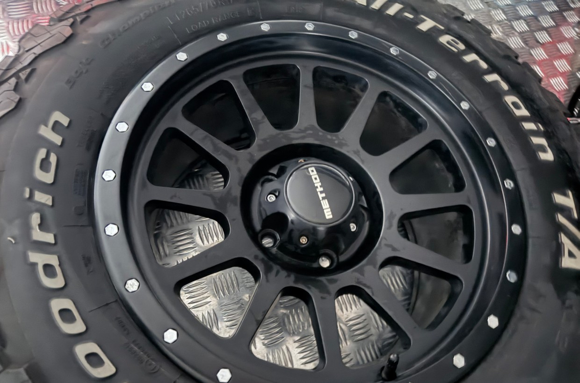 렉스턴스포츠칸 32사이즈 휠타이어(메소드, BF굿리치K02) 이미지