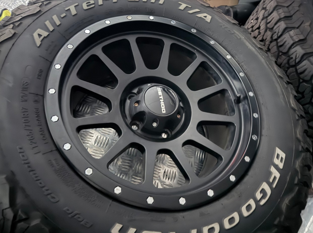 렉스턴스포츠칸 32사이즈 휠타이어(메소드, BF굿리치K02) 이미지