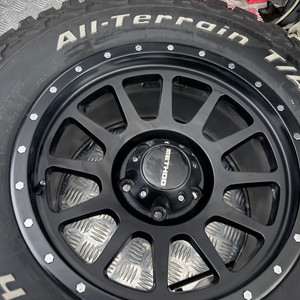 렉스턴스포츠칸 32사이즈 휠타이어(메소드, BF굿리치K02) 이미지