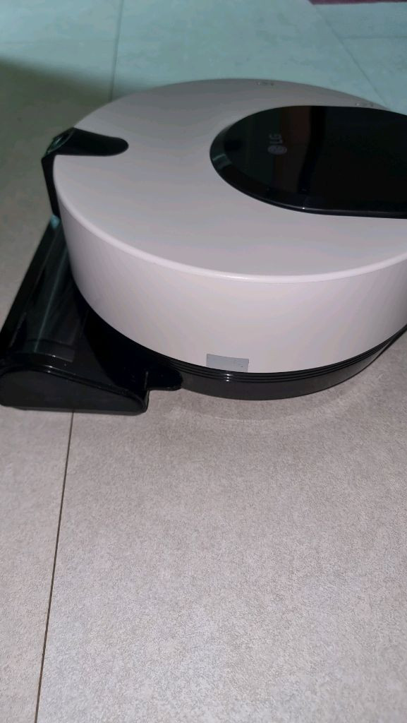 LG 오브제 로봇청소기 R9 모델 판매합니다 이미지