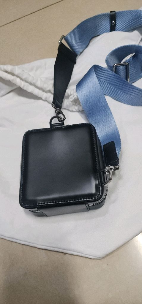 쌤소나이트 Z플립 크로스백 이미지