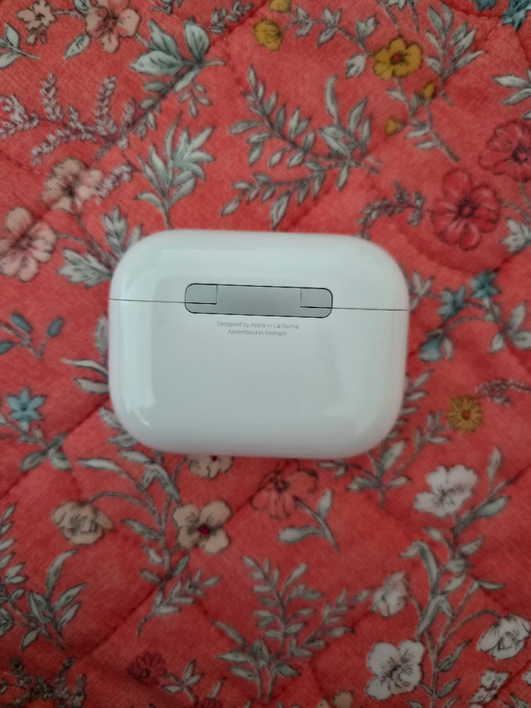 애플 에어팟 프로 3세대 입니다- 이미지