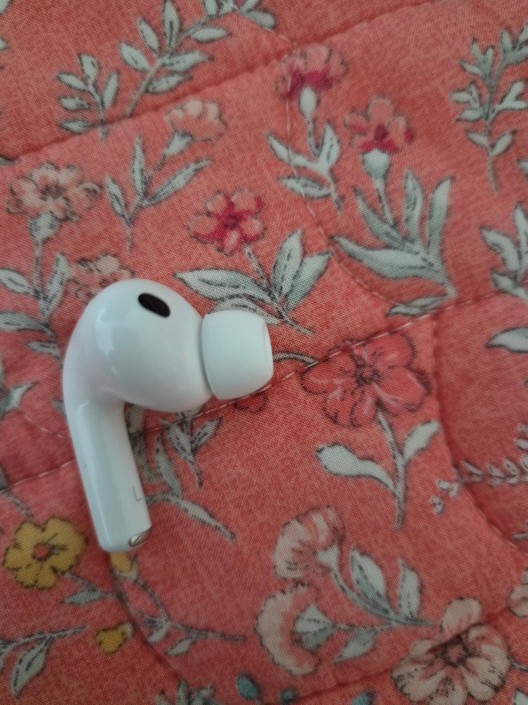 애플 에어팟 프로 3세대 입니다- 이미지