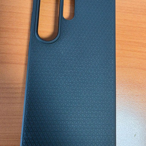 겔럭시S26울트라 슈피겐 매트블랙 케이스 이미지