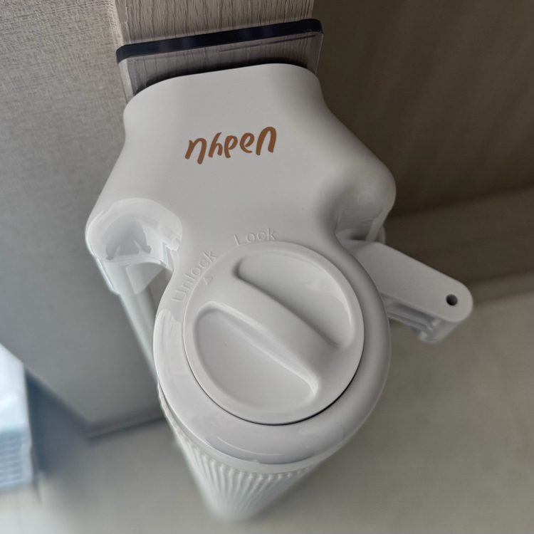 어뜌 롤 스크린 안전문 6세대 이미지