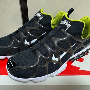 스투시 X 나이키 에어 줌 스피리돈 쿠키니 블랙 이미지